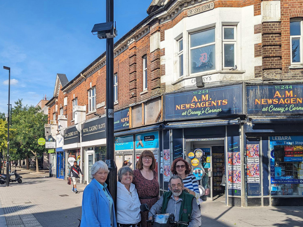 Hounslow Council’s Deputy Leader, Cllr Katherine Dunne joins Roger Smith and members of Hounslow Respiratory Support Group to unveil the new air quality sensor on Hounslow High Street (credit: Hounslow Council).