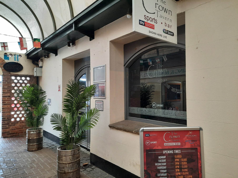 Find The Crown Tavern on Oakham's Crown Walk, just off the High Street by LOROS. Image credit: Nub News. Find The Crown Tavern on Oakham's Crown Walk, just off the High Street by LOROS. Image credit: Nub News.