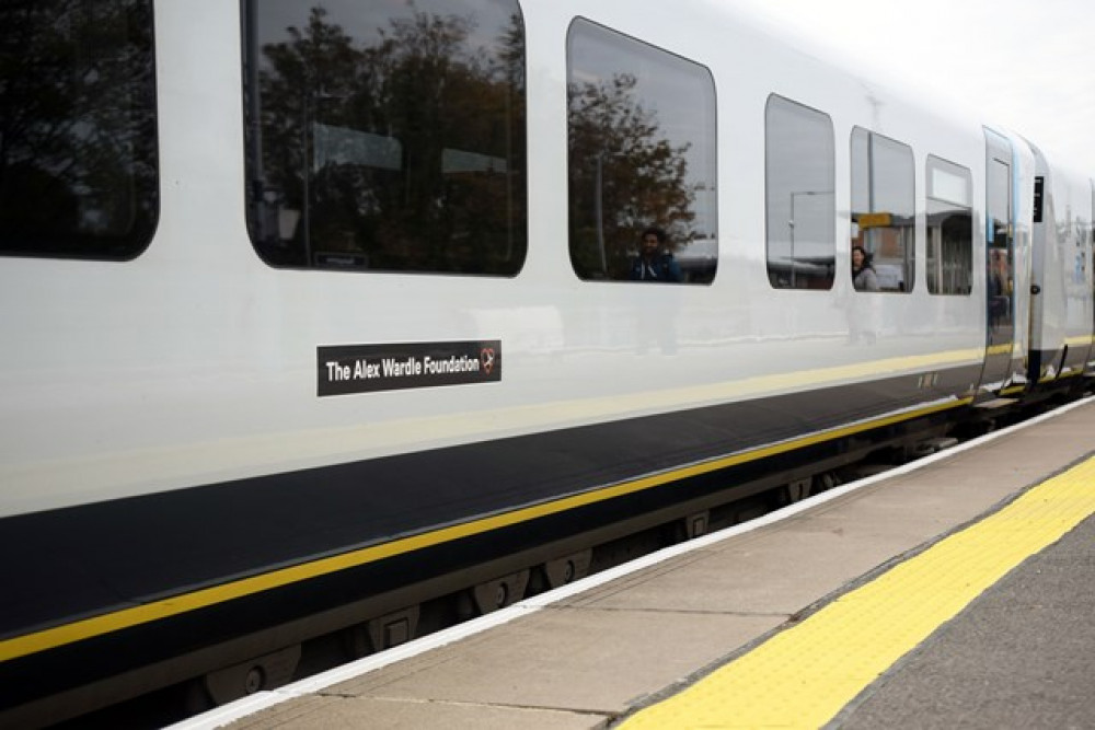 SWR announced the start of the defibrillator rollout when the operator named a train after the Alex Wardle Foundation. (Photo: SWR)