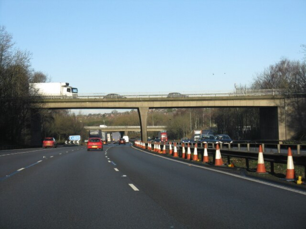 Drivers can expect up to 60 minutes of delays between J15 and J16 (Wiki Commons).