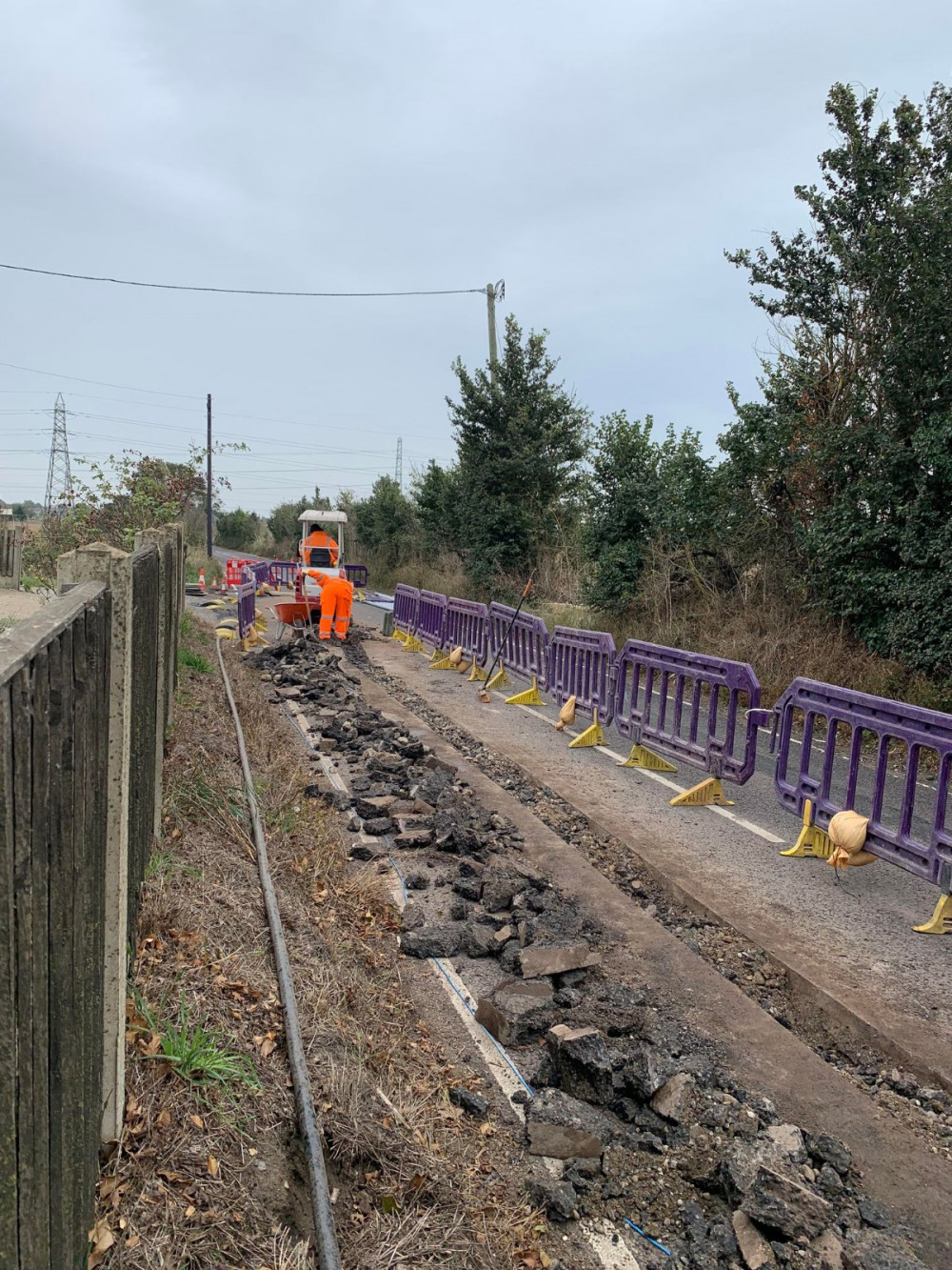 Muckingford Road has been closed again with workers moving in to dig it up