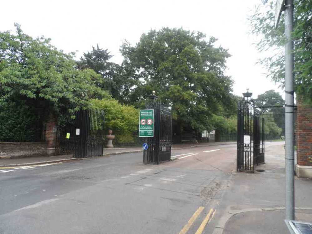 Kingston Gate, Richmond Park © Copyright Bikeboy Kingston Gate, Richmond Park © Copyright Bikeboy
