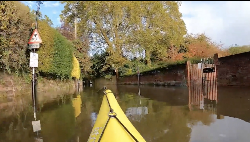 Local residents shared videos of extremely high tides in Twickenham yesterday. (Photo Credit: @KaptainKwack).