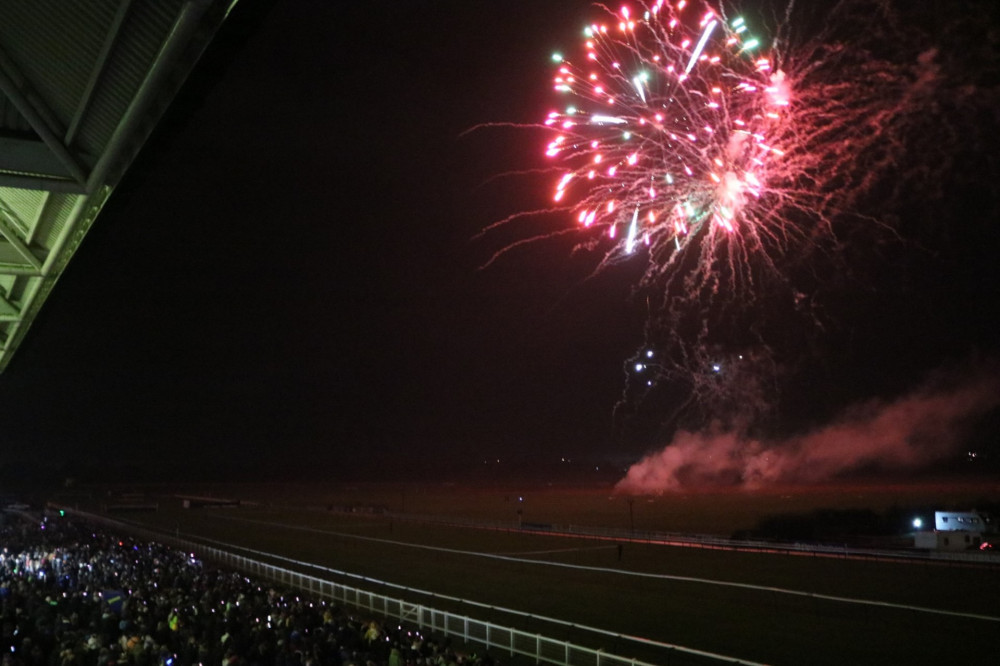 Crowds were still able to watch the Fabulous Fireworks on Saturday (image via Warwick Rotary Club)