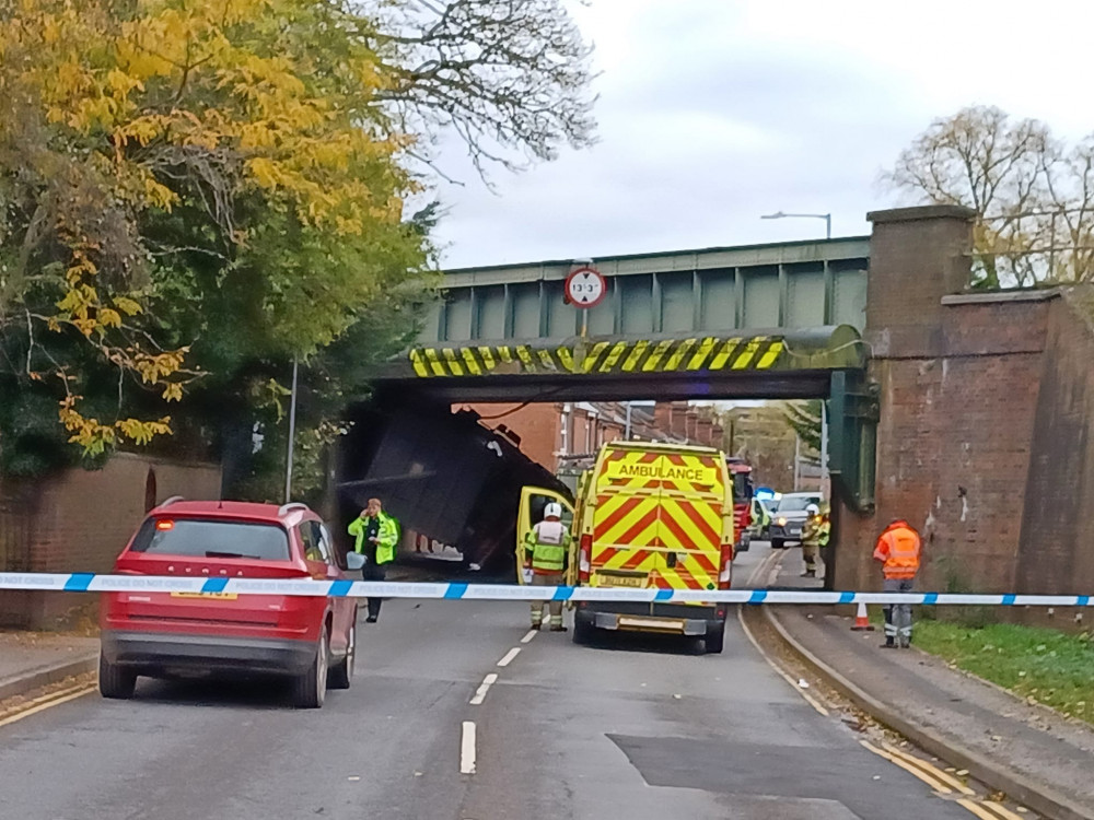 Birmingham Road in Warwick is closed (Image via Kenilworth and Warwick Rural Police)