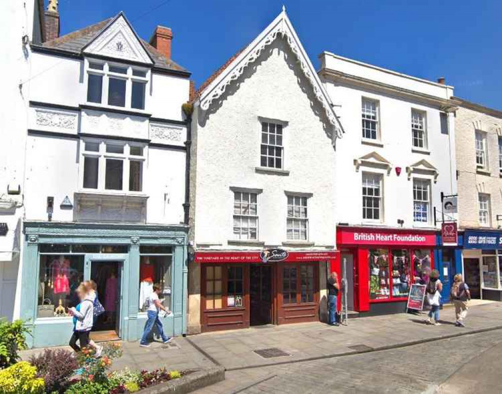 A sunny Wells High Street