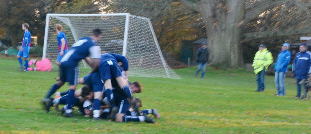 Woolverstone goal celebration (Picture: Nub News)