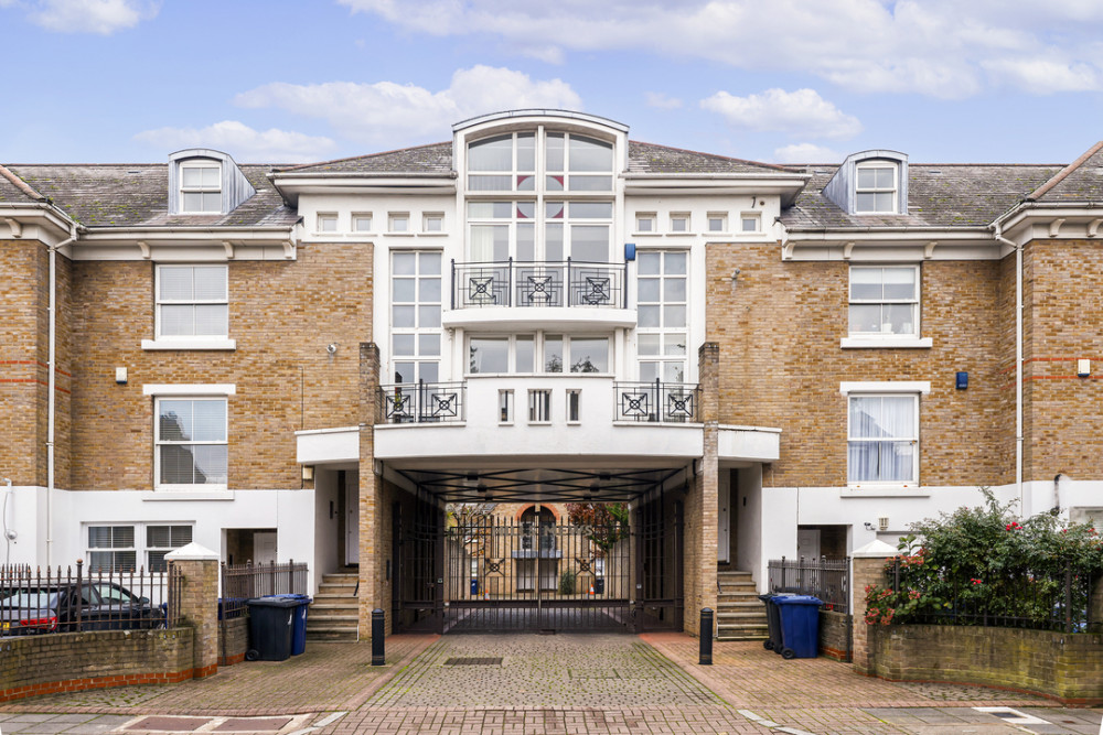 This week's Ealing property of the week is a two bedroom home in Florence Road, Ealing (credit: Leslie & Co).