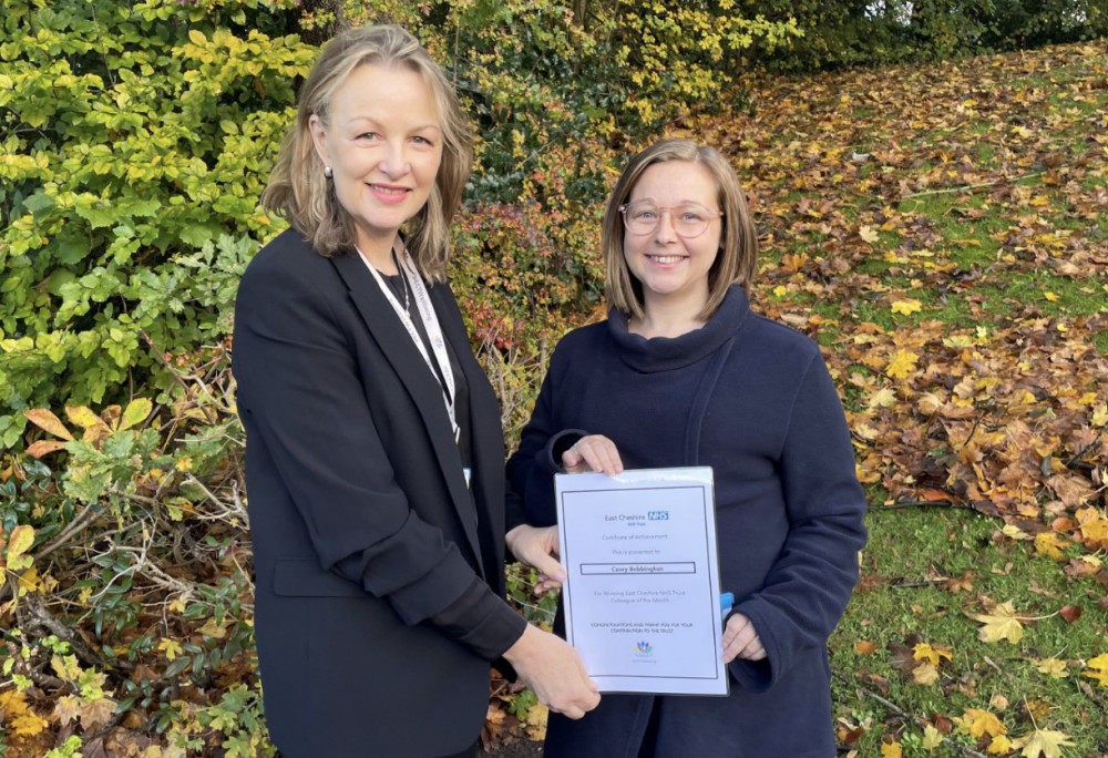 Casey Bebbington (right) was presented with her award by Director of People and Culture, Rachael Charlton (left). The life-saving incident occurred last month. (Image - East Cheshire NHS / Macclesfield Hospital) 