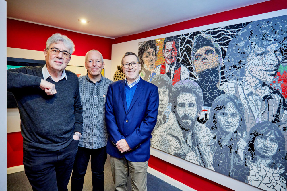 10cc's Graham Gouldman visited Stockport War Memorial Art Gallery for an intimate performance and Q&A session. (Left to right) Graham Gouldman, Dr Peter Wadsworth, Cllr Mark Hunter (Image - Stockport Council)