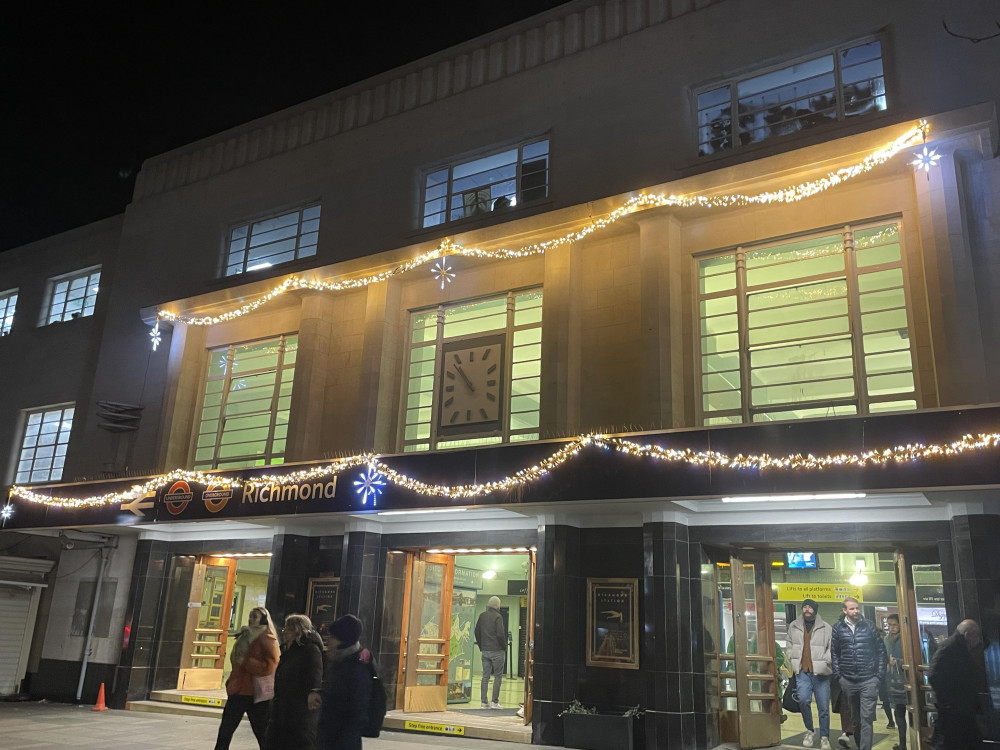 Richmond has lit up for Christmas. (Photo Credit: Heather Nicholls).