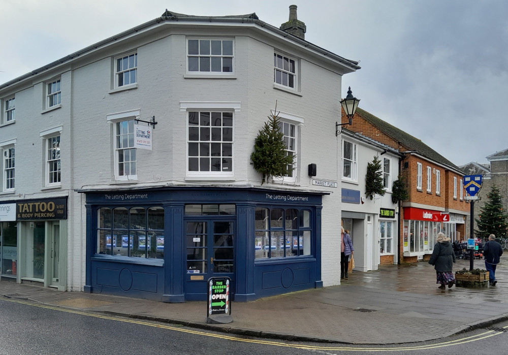 Christmas lights in Hadleigh (Picture: Nub News) Christmas lights in Hadleigh (Picture: Nub News)