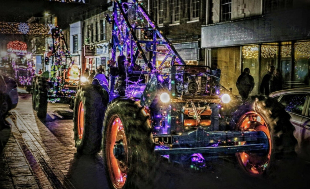 What's On in Hitchin this weekend: Farmers On Christmas Lights Tour 