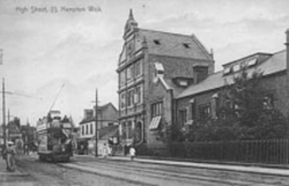 An old photo of the former council chambers and library (Credit: Twickenham museum)