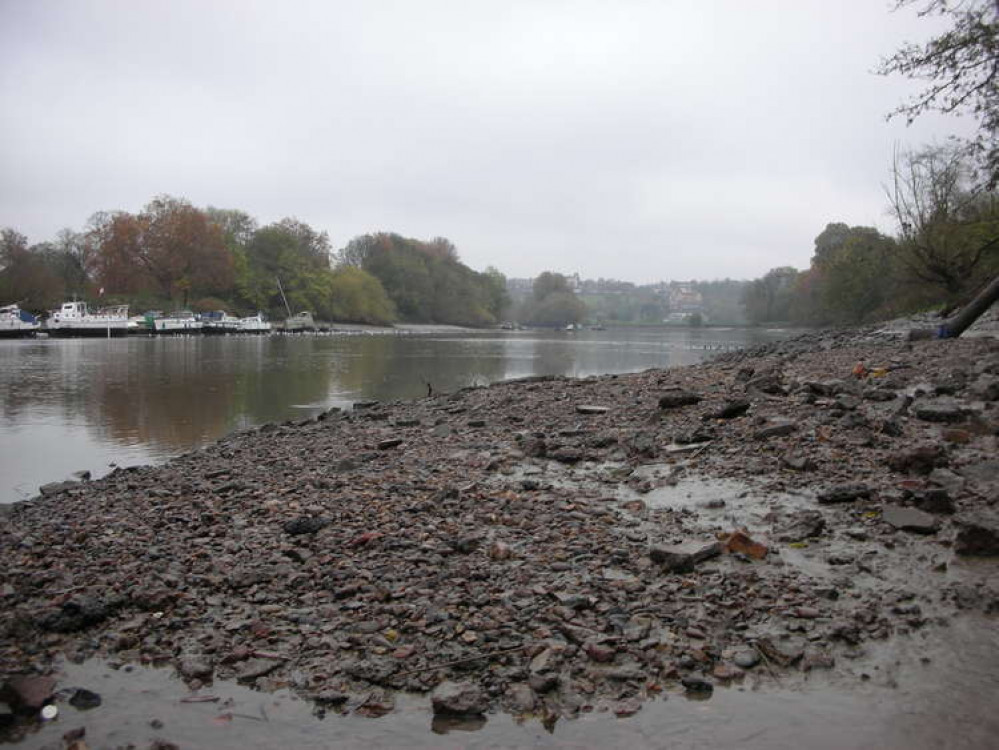 The exposed riverbed at Richmond Lock during the draw-off (Credit: Keith Arthur)