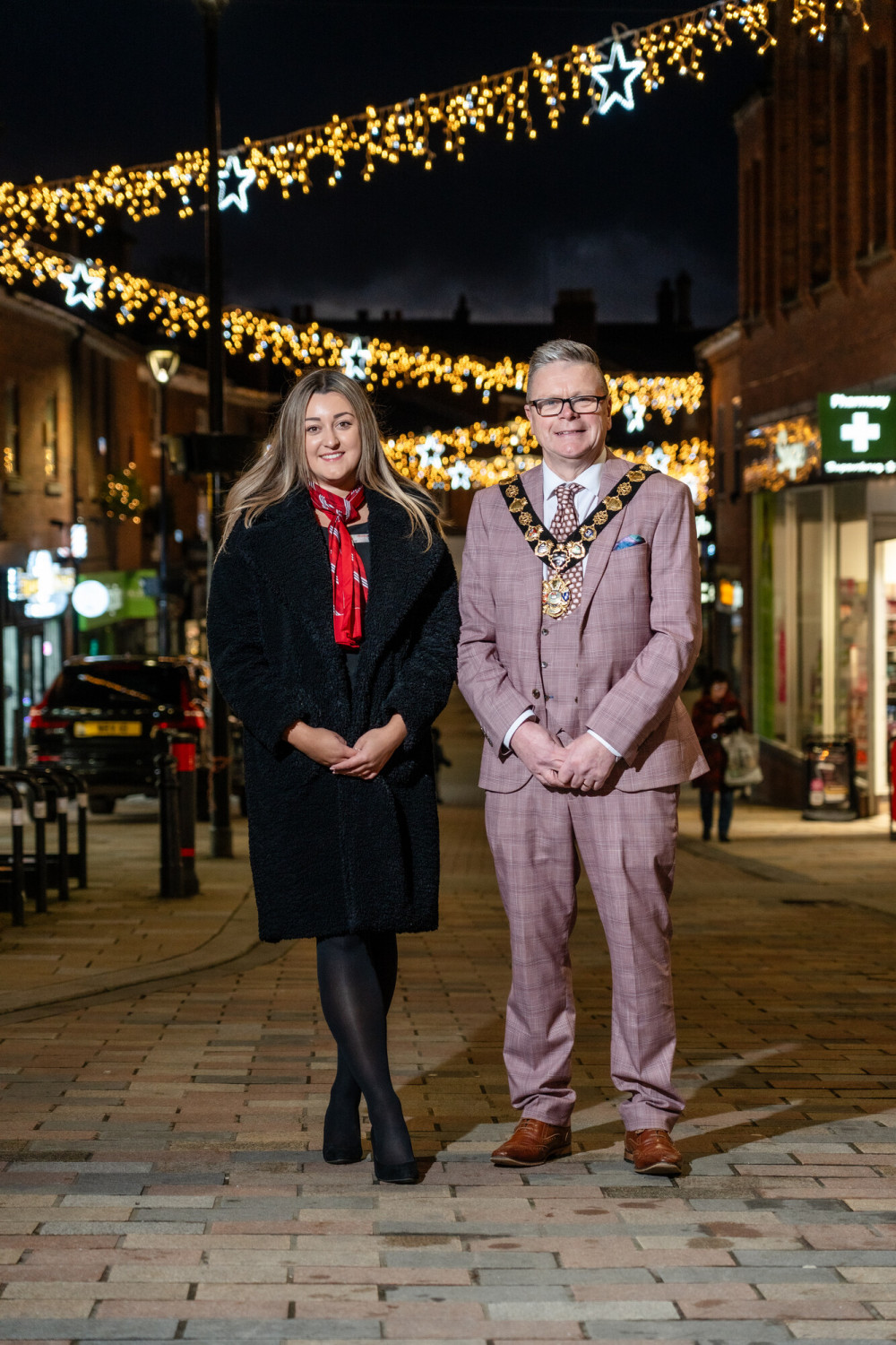 Redrow's Ellie Foster and Mayor Cllr Rob Moreton