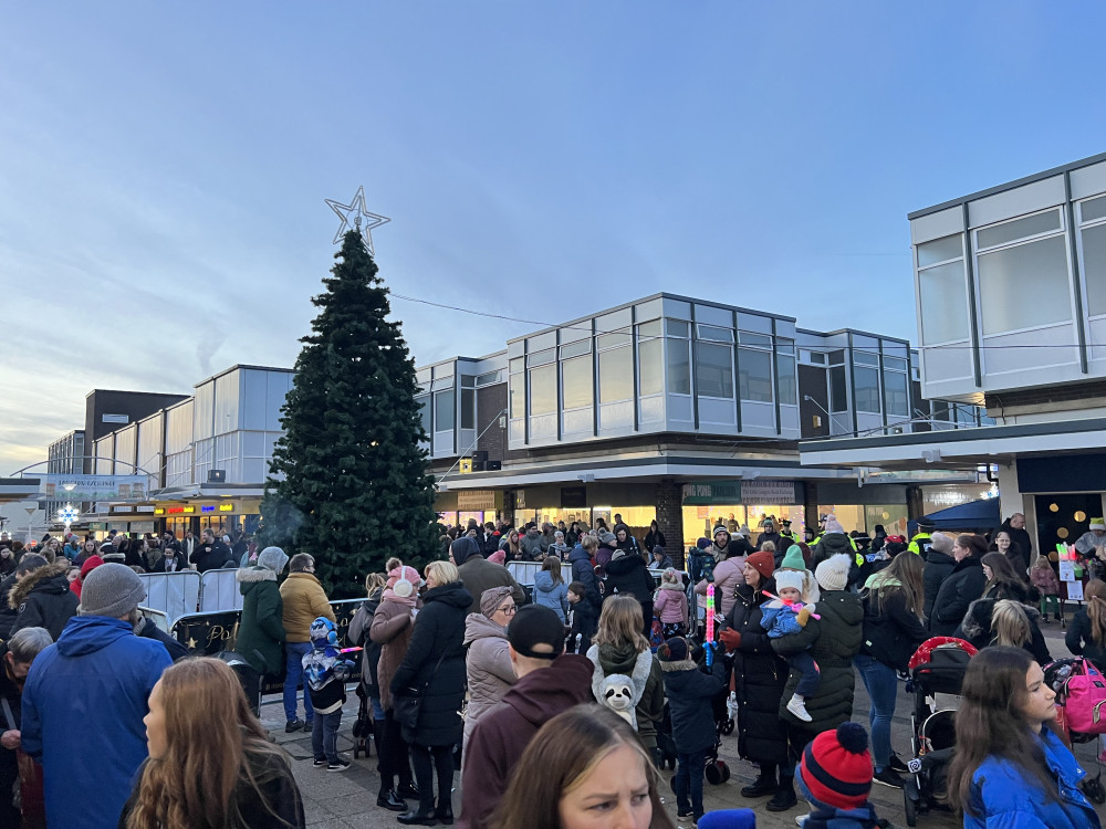 The LDRS visited each town’s Christmas tree and rated them out of 10 (Nub News).