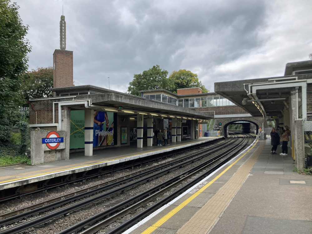 Tube strike suspended after progress made in dispute (credit: Diamond Geezer/ Flickr).