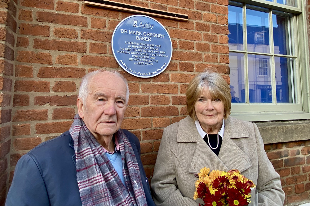 Dr Baker's daughter Lindsay unveiled the blue plaque which Mick Warren helped to happen. Photos: Ashby Nub News