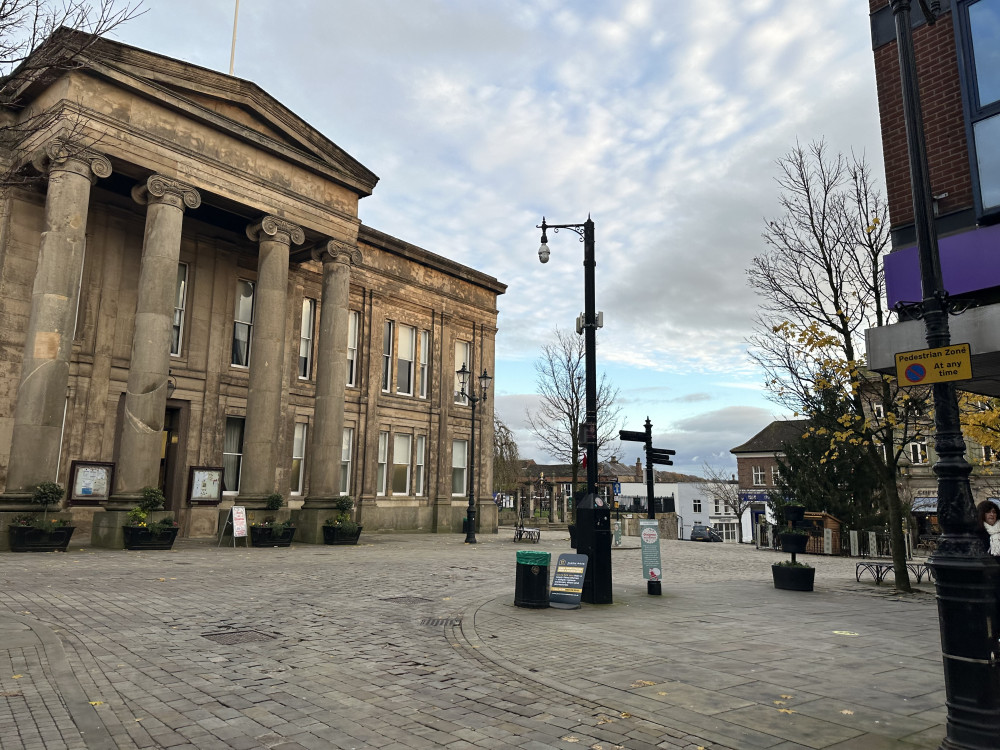 Macclesfield Town Hall, Market Place, December 2023. (Image - Macclesfield Nub News)