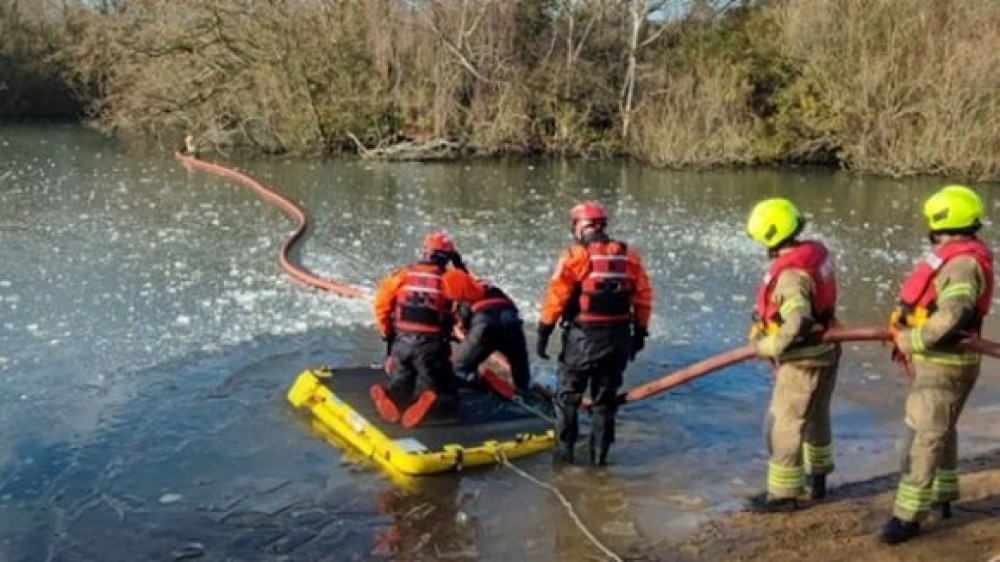 Firefighters warn of the dangers of icy waters as London sees freezing temperatures. (Photo: LFB)