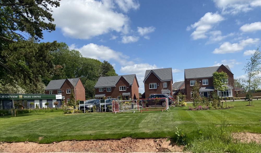 Houses under construction on Glasshouse Lane, Kenilworth (image by James Smith)