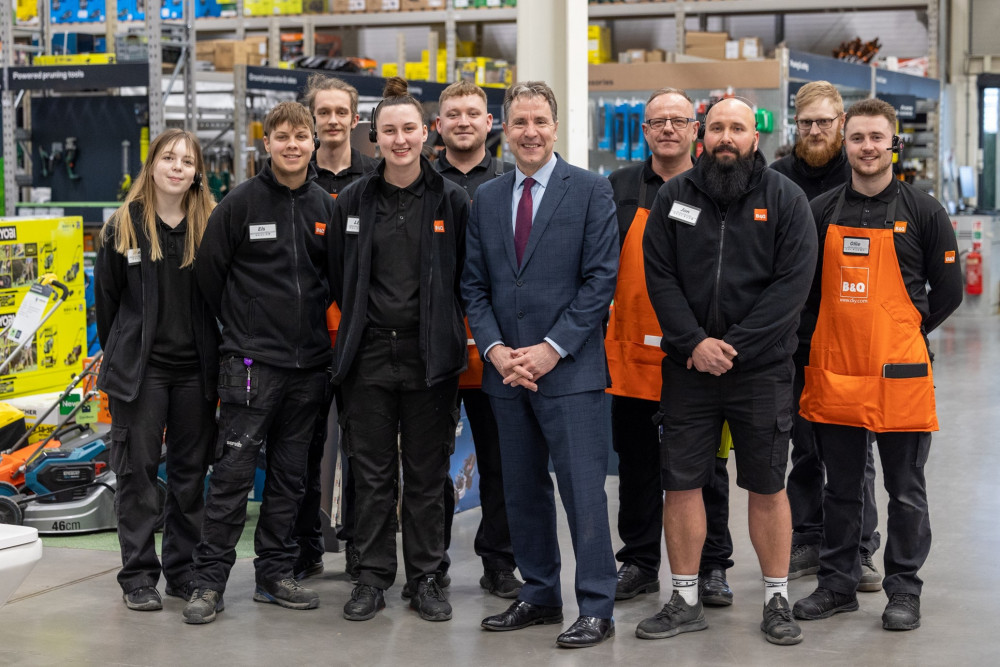 Mayor Dan Norris with apprentices from B&Q - another Share to Support gifter, image WECA