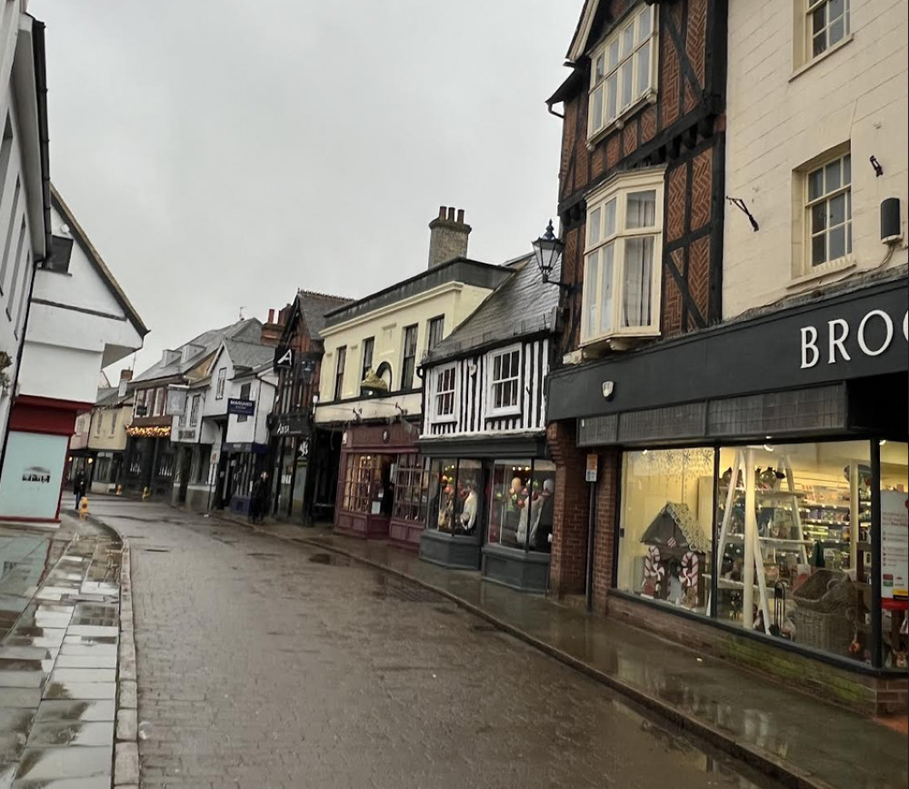 Not sure - don't open the door say Herts Police after trio of cowboy traders knock on Hitchin doors claiming to be from respected Bucklersbury hardware store Brooke's. PICTURE: Bucklersbury, Hitchin town centre. CREDIT: Hitchin Nub News 