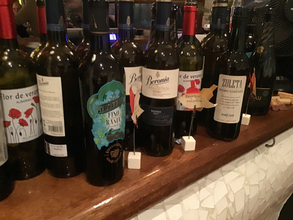 Wine & Tapas Tasing Wine & Tapas Tasing