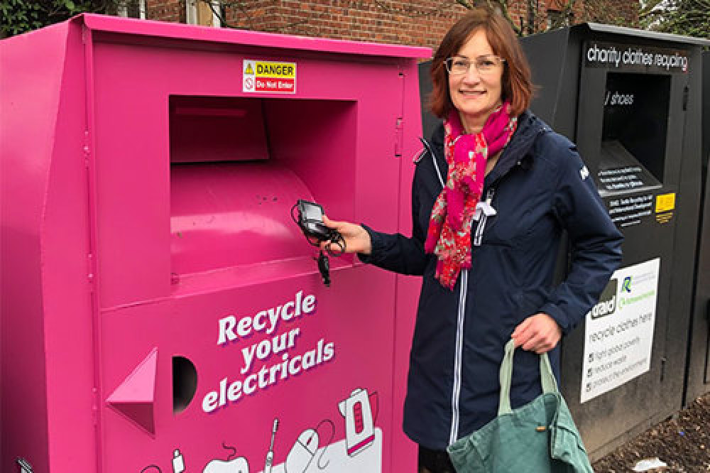 Small electricals kerbside collection service and community recycling banks has launched. (Photo Credit: Richmond Council).