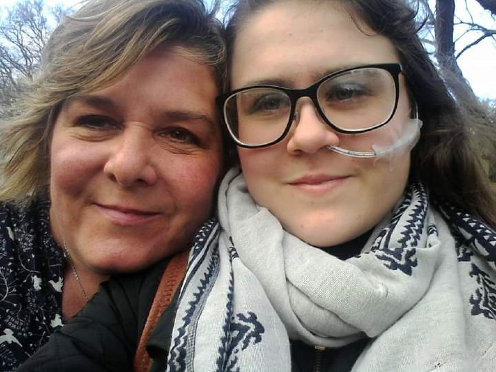 Cariss Stone and her mum, Gina Schiraldi. (Photo: Submitted) 