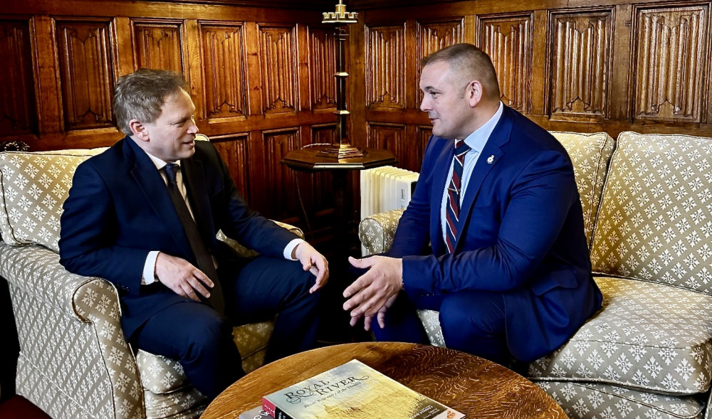 Craig Smith in conversation with Grant Shapps (left). Photo: North West Leicestershire Conservatives