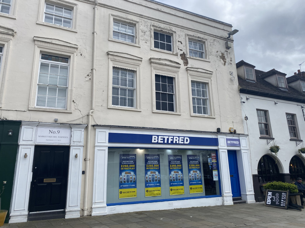 The facade of 9 Market Place is in need of repair (image by James Smith)