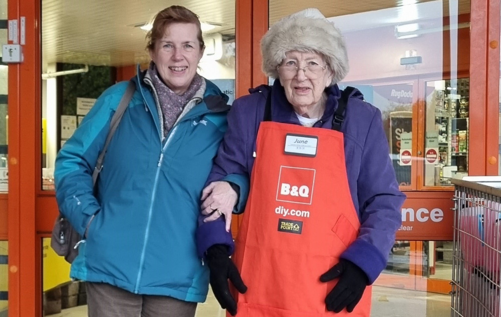 June (right) thoroughly enjoyed returning to her former place of work, for one final shift. (Image - Care UK) 