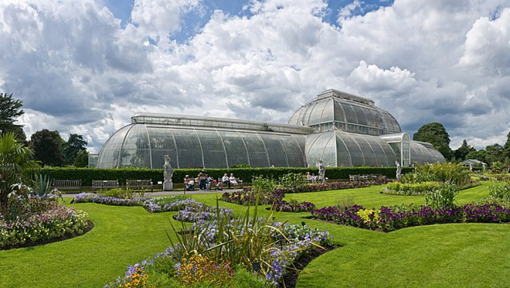 A new pavilion structure is set to be constructed inside Royal Botanic Gardens, Kew Green (Wiki Commons). A new pavilion structure is set to be constructed inside Royal Botanic Gardens, Kew Green (Wiki Commons).