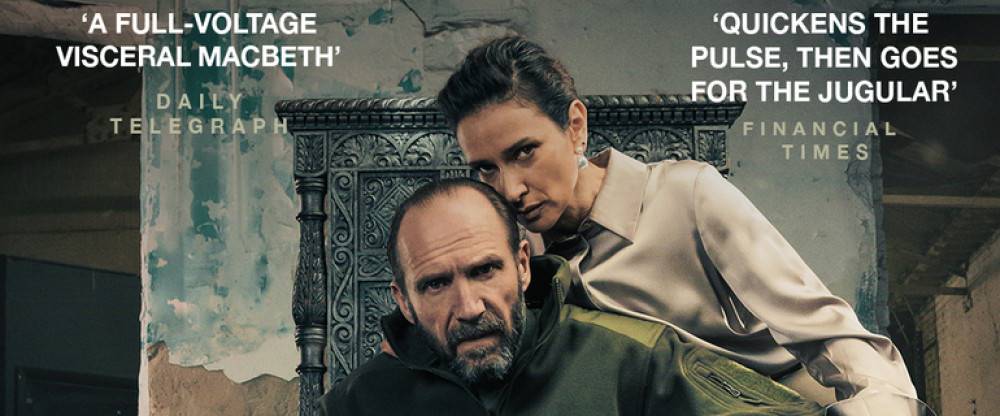 Ralph Fiennes & Indira Varma in MACBETH Ralph Fiennes & Indira Varma in MACBETH
