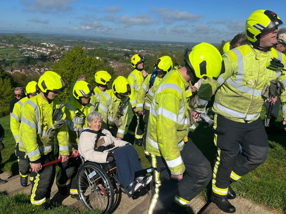 Firemen give Annie a helping hand