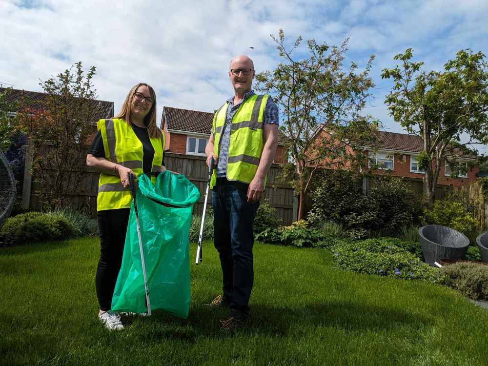 Sandbach Clean Team chair, Michelle Mossford and co-ordinator Mark Cook. (Photo: Nub News) 