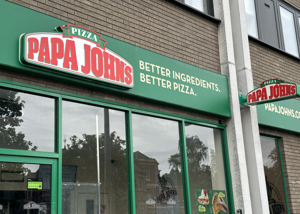 Papa Johns is located next to Alfreds bar in Macclesfield. (Image - Macclesfield Nub News) 