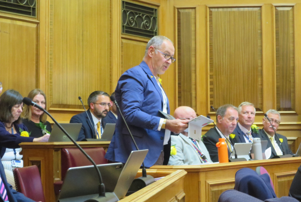 New leader Nick Ireland address council for the first time. New leader Nick Ireland address council for the first time.