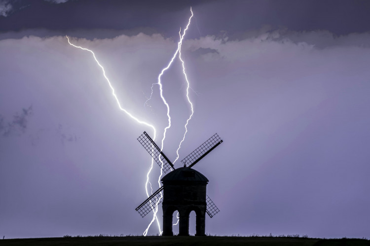 More wet weather is forecast across South Warwickshire (image via SWNS)