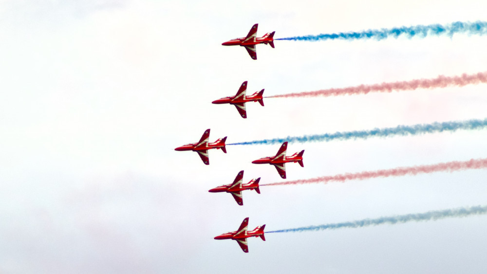 The Red Arrows will fly over Ragley Hall this weekend (image by Nub News)