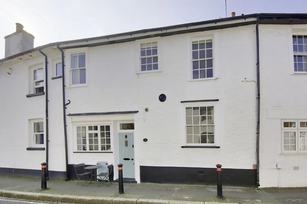 Nub News is exploring a wonderful mid-terrace cottage on Park Lane in Hampton Wick this week. (Photo: Estate & Agent)