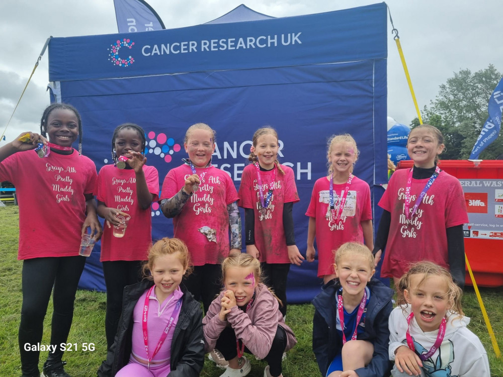 Grays Under 8 girls at the finish.