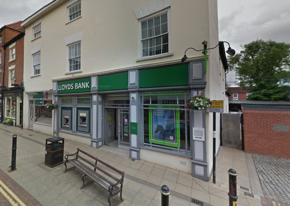 Warwick's Lloyds is one of 45 to be axed across the country (image via Google Maps)