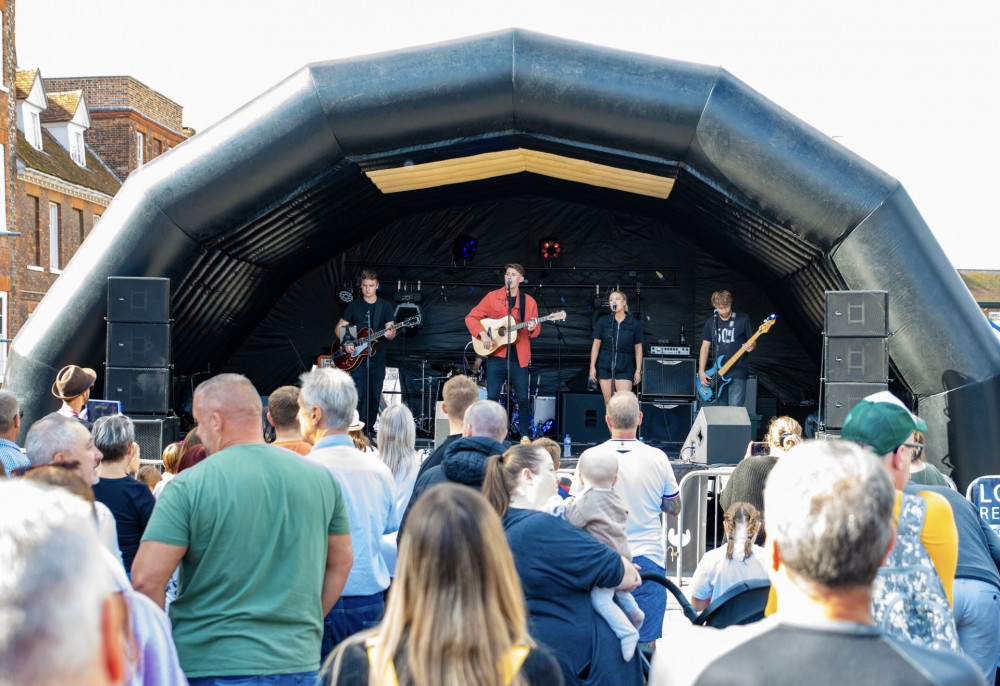 Max and his incredible live band will be returning to Todd in the Hole (image supplied)