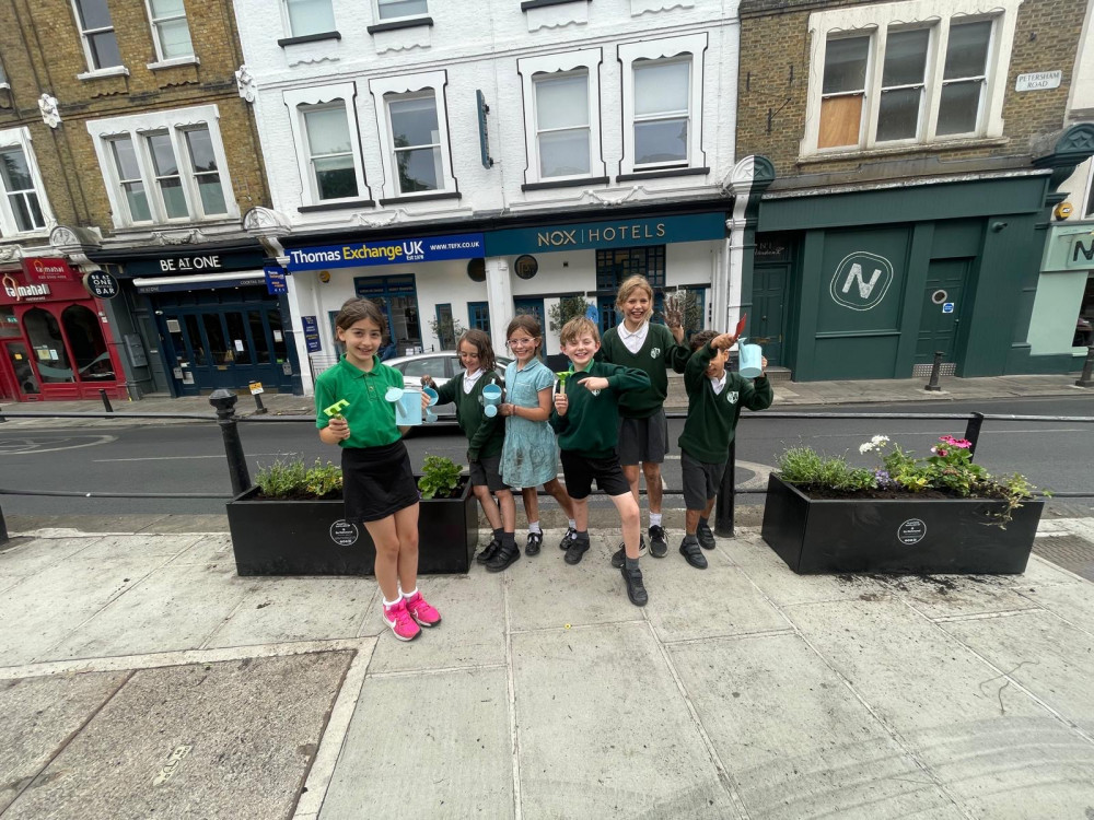 The Eco Council from Deer Park School planting in Hill Rise, Richmond (credit: Be Richmond).