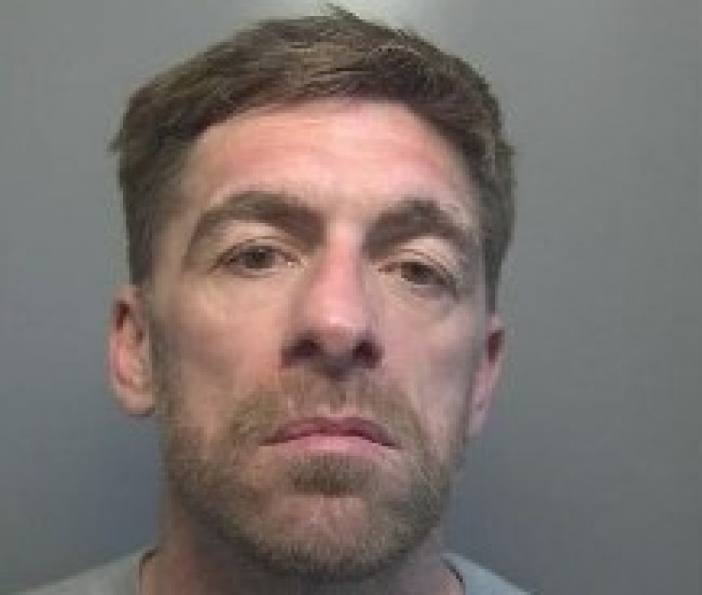 Daniel Pateman, aged 42, is wanted in connection with domestic offences (image via Hertfordshire Constabulary)