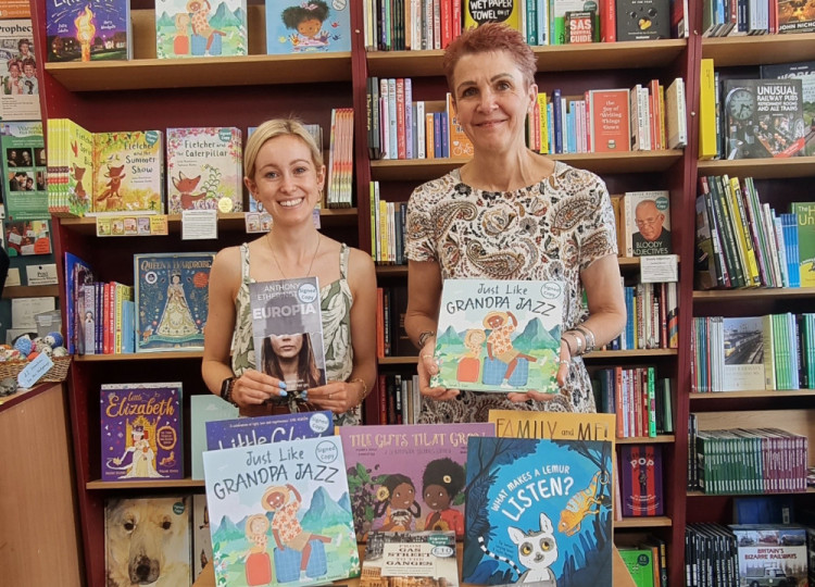 Manger, Charlotte Vaughan (left) and owner Judy Brook of Kenilworth Books (image supplied)