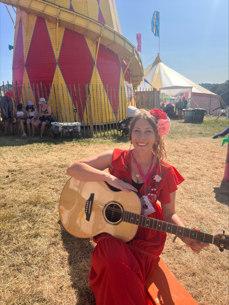 Willow Harwood, Sing-a-ling